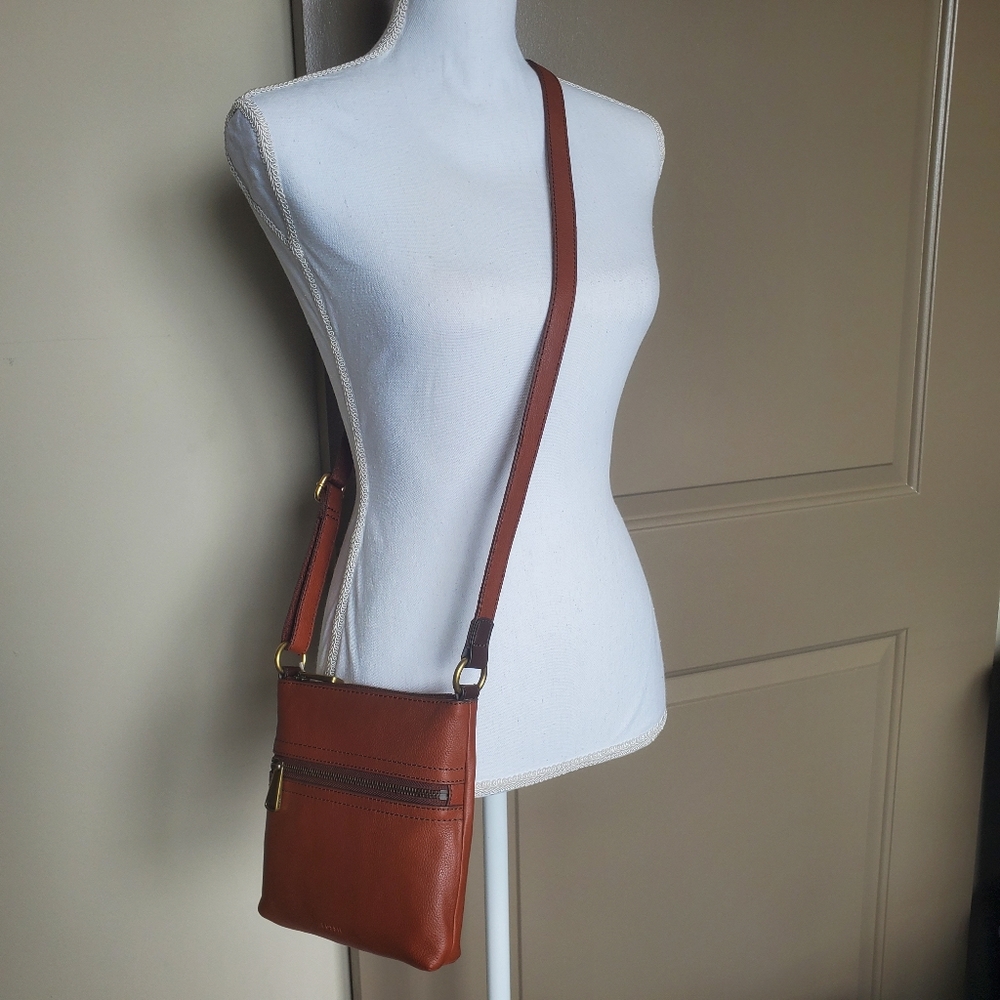 Fossil Voyager Small Brown Leather Crossbody Bag - Picture 2 of 12
